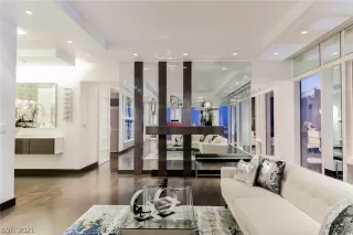 Photo #4: 2297860 Listing