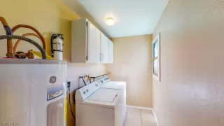 Photo #5: 2297871 Listing