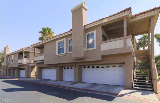 MLS: 2297881 Condo For Sale