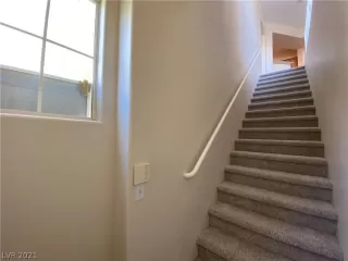 Photo #5: 2297906 Listing 