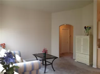 Photo #4: 2297910 Listing