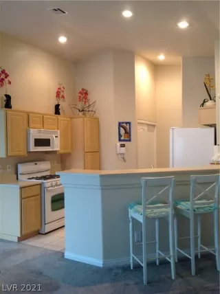 Photo #5: 2297910 Listing