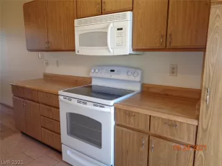 Photo #4: 2297939 Listing 