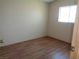 Photo #5: 2297939 Listing 