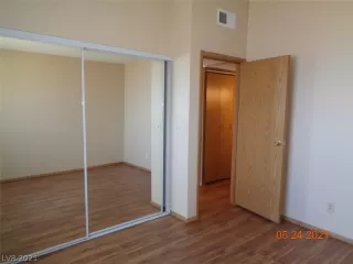 Photo #6: 2297939 Listing 