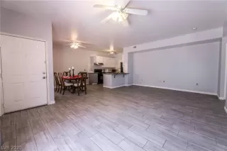 Photo #5: 2297995 Listing