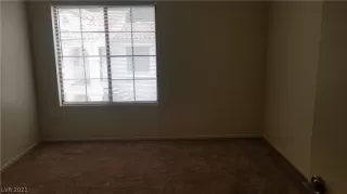 Photo #5: 2297996 Listing