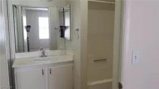 Photo #6: 2297996 Listing