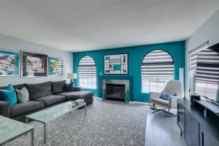 Photo #3: 2298005 Listing 