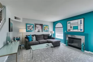 Photo #4: 2298005 Listing 