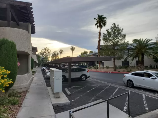 MLS: 2298016 Condo For Sale