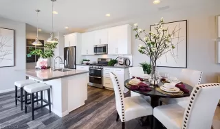 Photo #6: 2298058 Listing