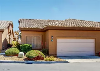 Photo #1: 2298078 Listing