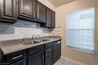 Photo #5: 2298090 Listing