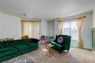 Photo #2: 2298101 Listing 