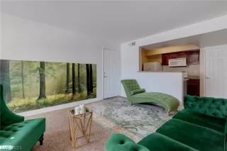 Photo #4: 2298101 Listing 