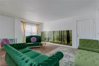 Photo #5: 2298101 Listing 