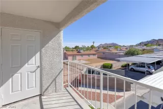 Photo #6: 2298101 Listing 