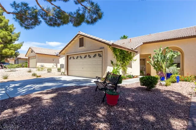 MLS: 2298125 Condo For Sale