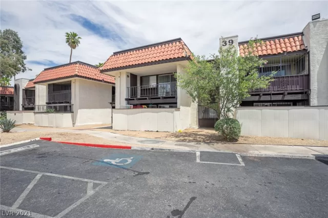 MLS: 2298167 Condo For Sale