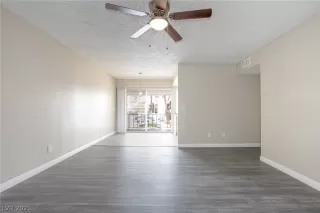 Photo #5: 2298167 Listing