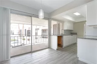 Photo #6: 2298167 Listing