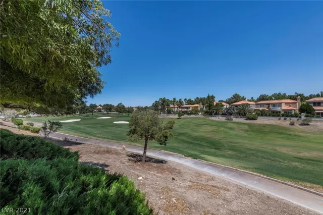 MLS: 2298176 Condo For Sale