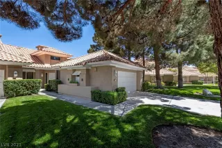 Photo #1: 2298176 Listing