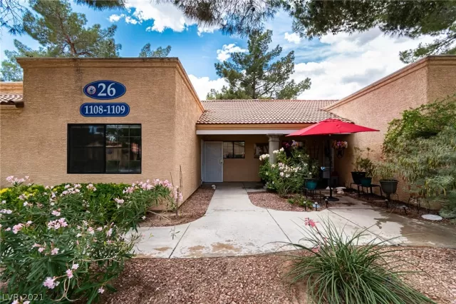 MLS: 2298200 Condo For Sale