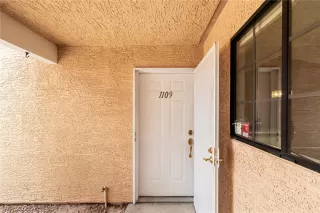 Photo #4: 2298200 Listing 