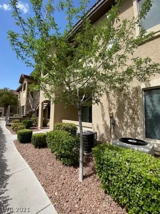 Photo #1: 2298218 Listing