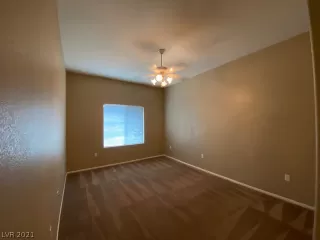 Photo #3: 2298218 Listing