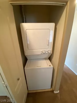 Photo #6: 2298218 Listing