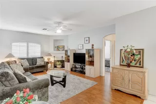 Photo #4: 2298221 Listing 