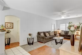 Photo #5: 2298221 Listing 