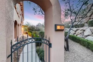 Photo #1: 2298264 Listing 