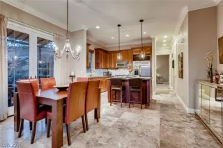 Photo #5: 2298264 Listing 