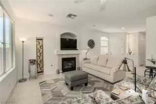 Photo #1: 2298286 Listing