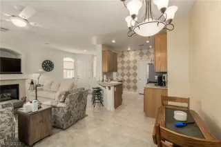 Photo #3: 2298286 Listing