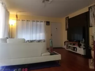 Photo #5: 2298314 Listing