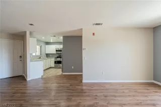 Photo #5: 2298341 Listing