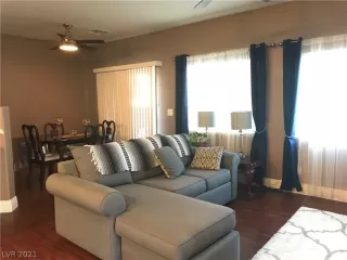 Photo #6: 2298363 Listing