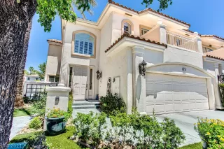 Photo #1: 2298383 Listing