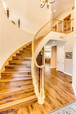 Photo #4: 2298383 Listing