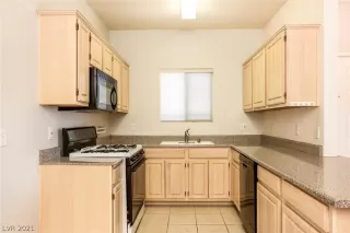 Photo #1: 2298389 Listing 