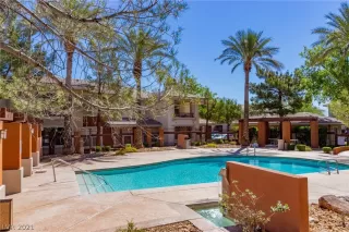 Photo #3: 2298410 Listing 