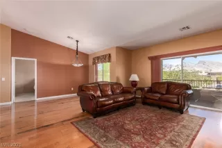 Photo #6: 2298410 Listing 