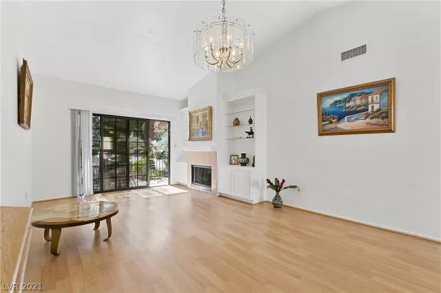 MLS: 2298424 Condo For Sale