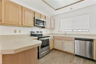 Photo #2: 2298424 Listing 
