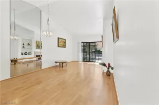 Photo #4: 2298424 Listing 